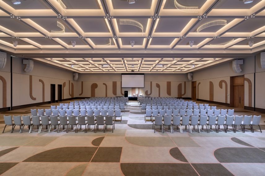 Ballroom arranged in classic theatre configuration facing the presentation screen